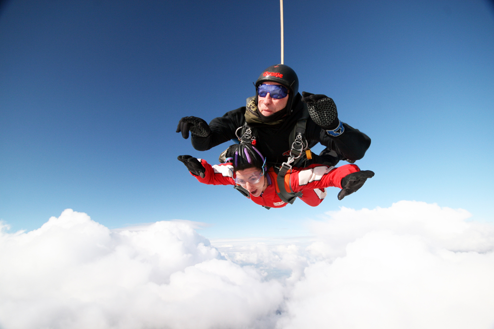 Skydiving in memory