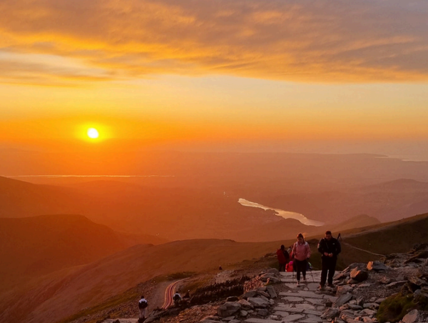 Sunrise snowdon